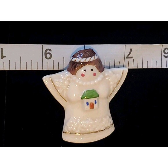 Cream Painted Ceramic Angel Holding Mini House Christmas Holiday Pin Brooch - Picture 7 of 7